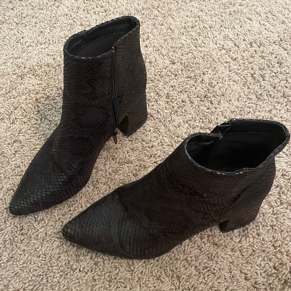 Black bootie